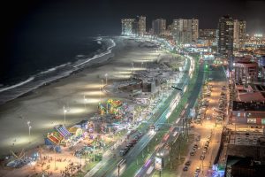 4 días en Iquique y borde costero de Iquique en la noche