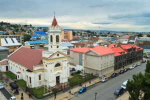 Imagen de la ciudad de Punta Arenas donde destacan sus construcciones coloniales