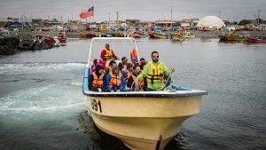 Paseo en bote en Chañaral de Aceituno