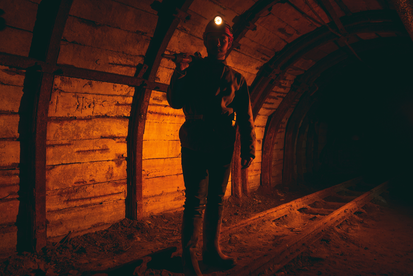 Imagen de un minero bajo la mina