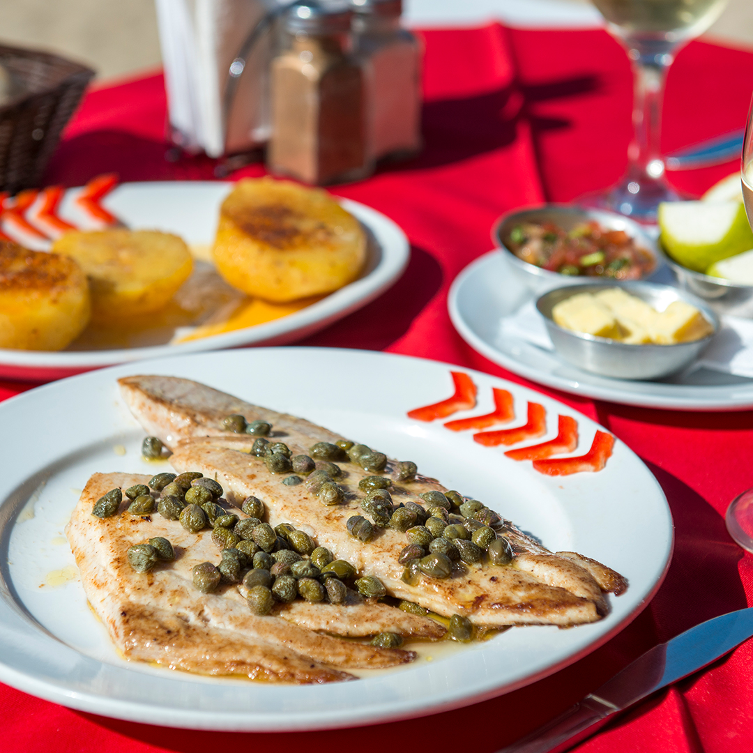 fotografía de plato típico de pescado 