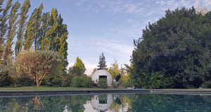 fotografía panorámica de observatorio en medio de la naturaleza