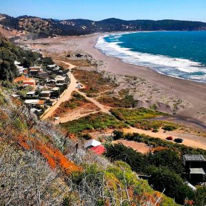 fotografía de playa de Puertecillo junto a casas