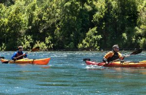 kayackistas en lago ranco