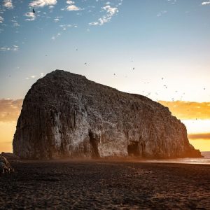 rocas en el atardecer