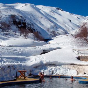 termas entre cordillera y nieve
