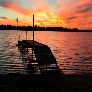 Atardecer en el muelle del lago Lanalhue