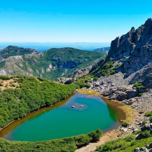 Laguna Huemul en el valle Las Trancas