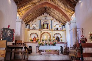 fotografía del interior de iglesia en socoroma en la región de arica y parinacota