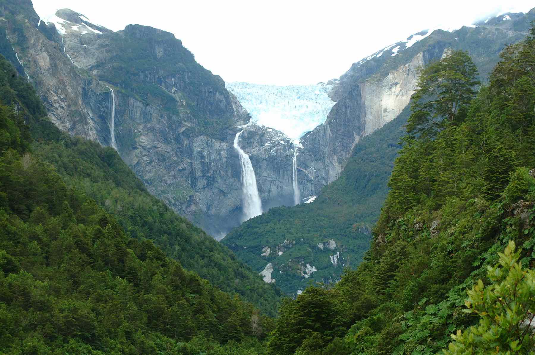 El Ventisquero Colgante es parte de la Ruta Glaciares de Aysén.