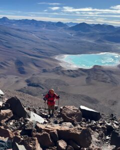 Imagen de una expedición al Volcán Licanbur. Foto de @cristobalenruta.