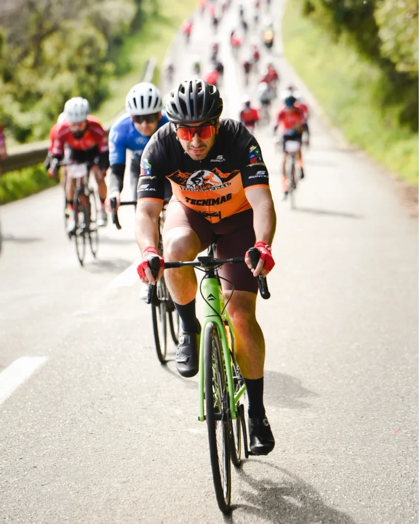 Competidores en el Giro del Lago Llanquihue.