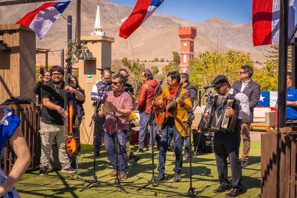 Fonda Vicuña.